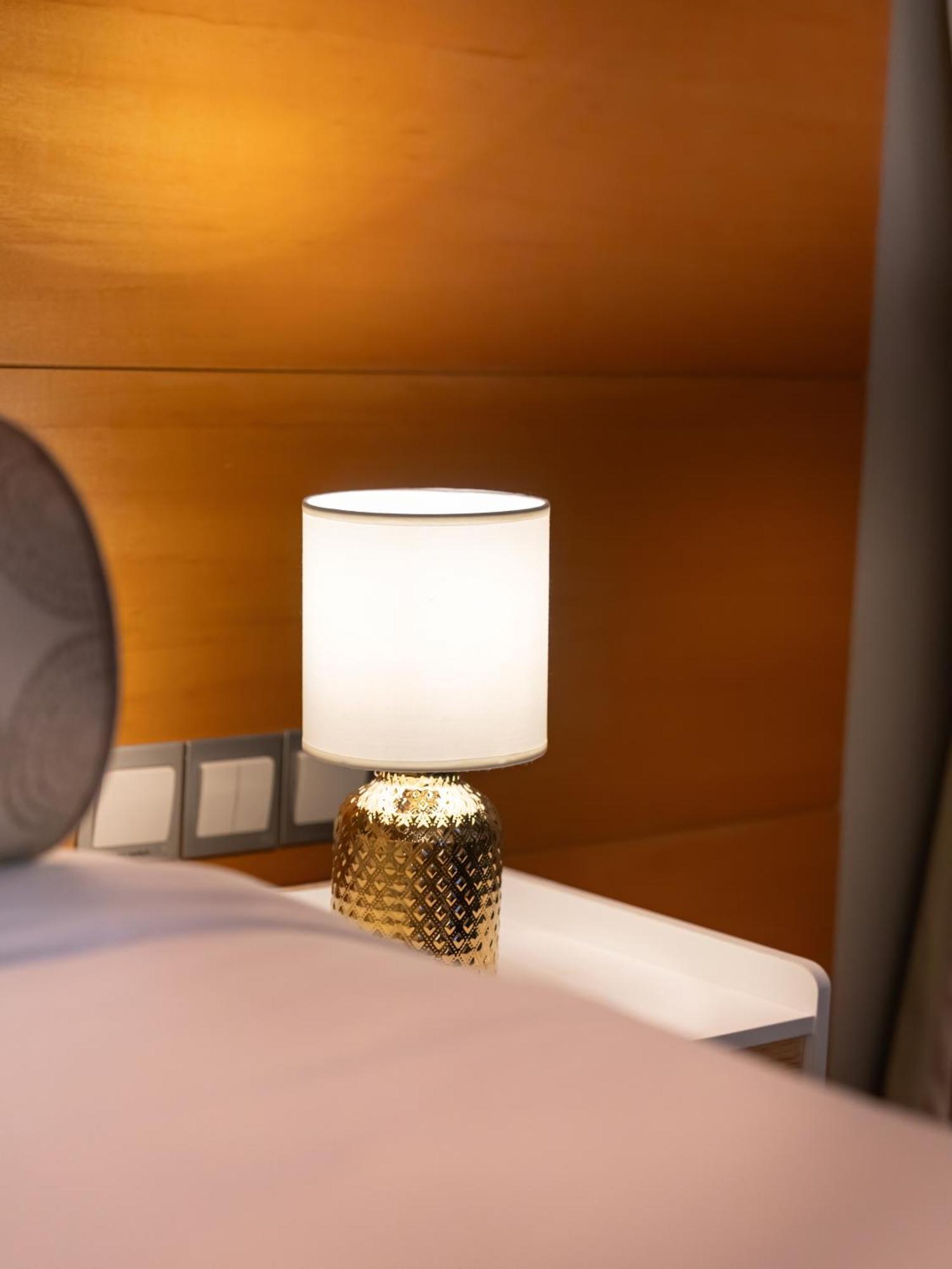 Velora The Mall Residences Luxe Apartment *